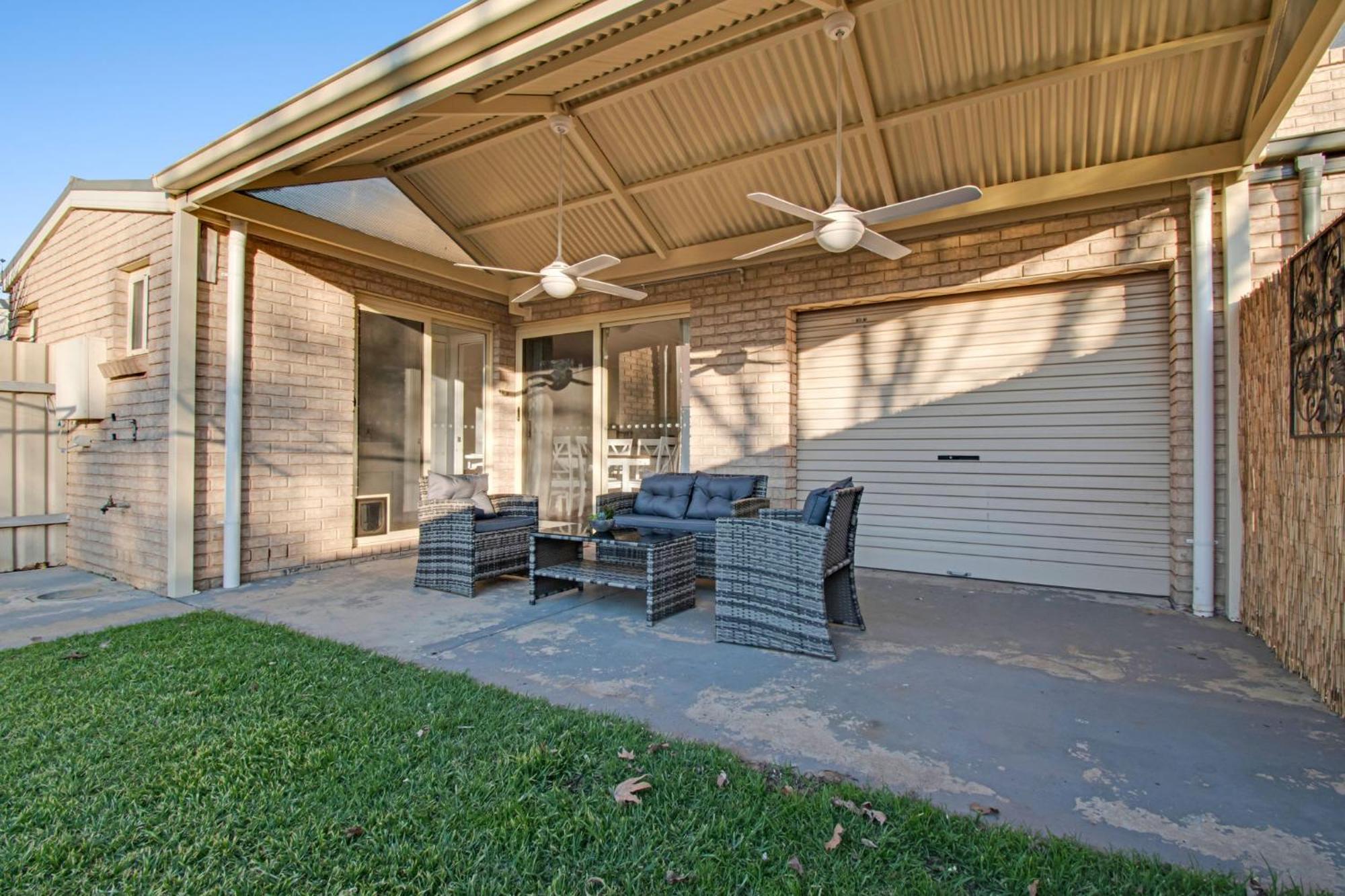 Parkham - Cbd, Elegant Townhouse Villa Wagga Wagga Exterior photo